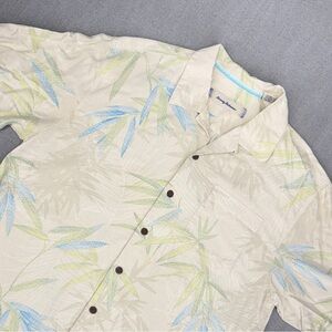 Tommy Bahama Button Up Shirt Mens Large 100% Silk Floral Print Diamond Pattern